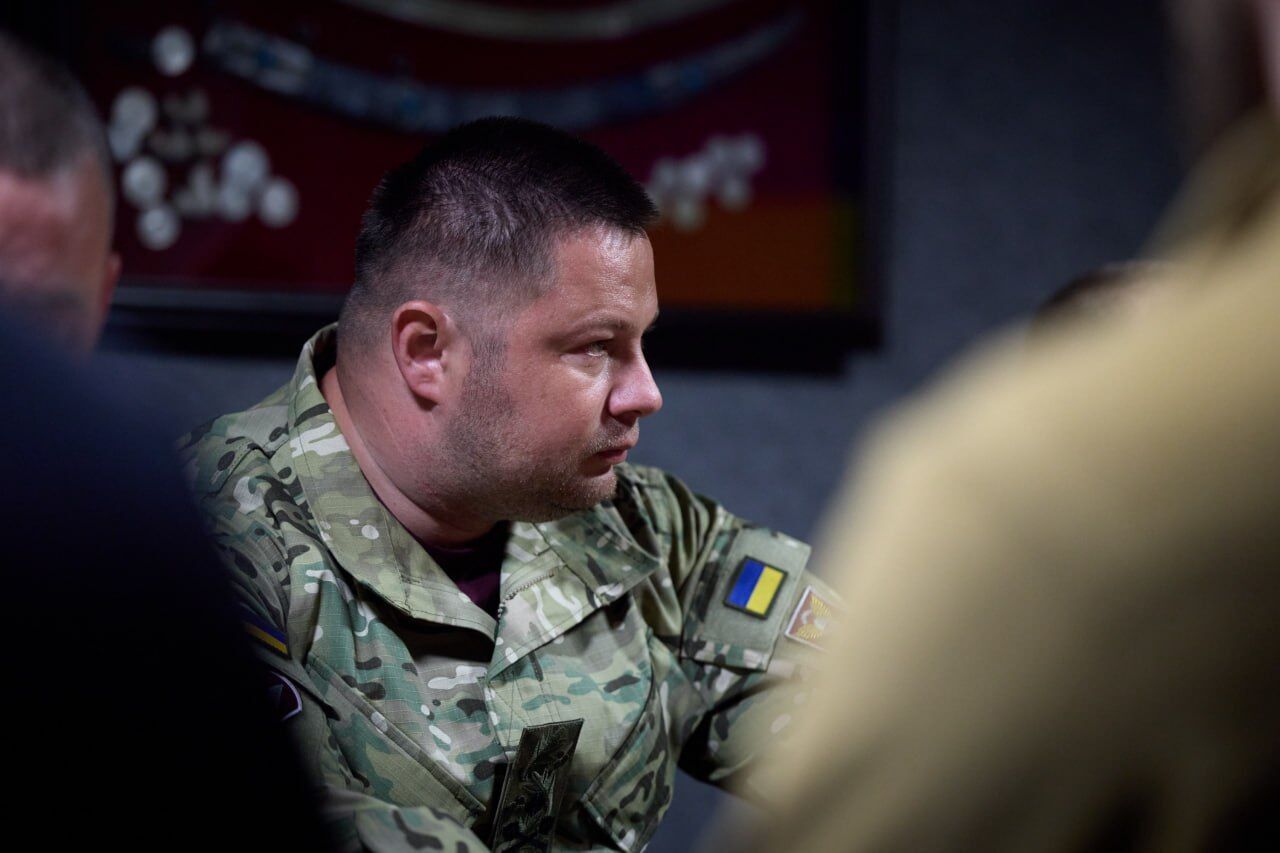 "Обязательно будут решения": Зеленский посетил Пункт управления Десантно-штурмовых войск на Донбассе. Фото и видео