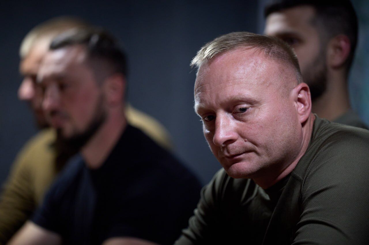 "Обязательно будут решения": Зеленский посетил Пункт управления Десантно-штурмовых войск на Донбассе. Фото и видео