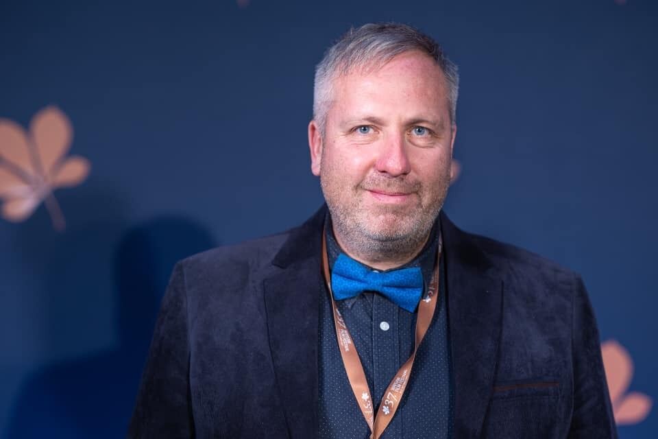 "Возможно, тогда дошло бы". Коллега Ларисы Кадочниковой объяснил, как ее надо было проучить за отказ говорить на украинском