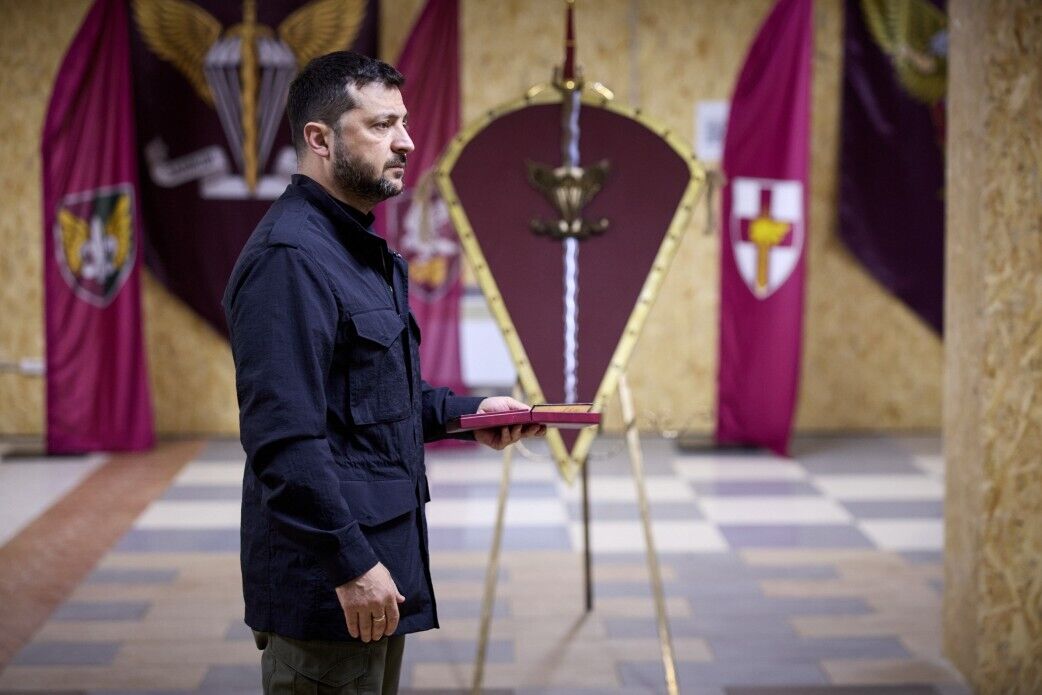 "Крок за кроком воїни звільняють нашу землю": Зеленський відвідав Донеччину і вручив нагороди українським захисникам. Фото