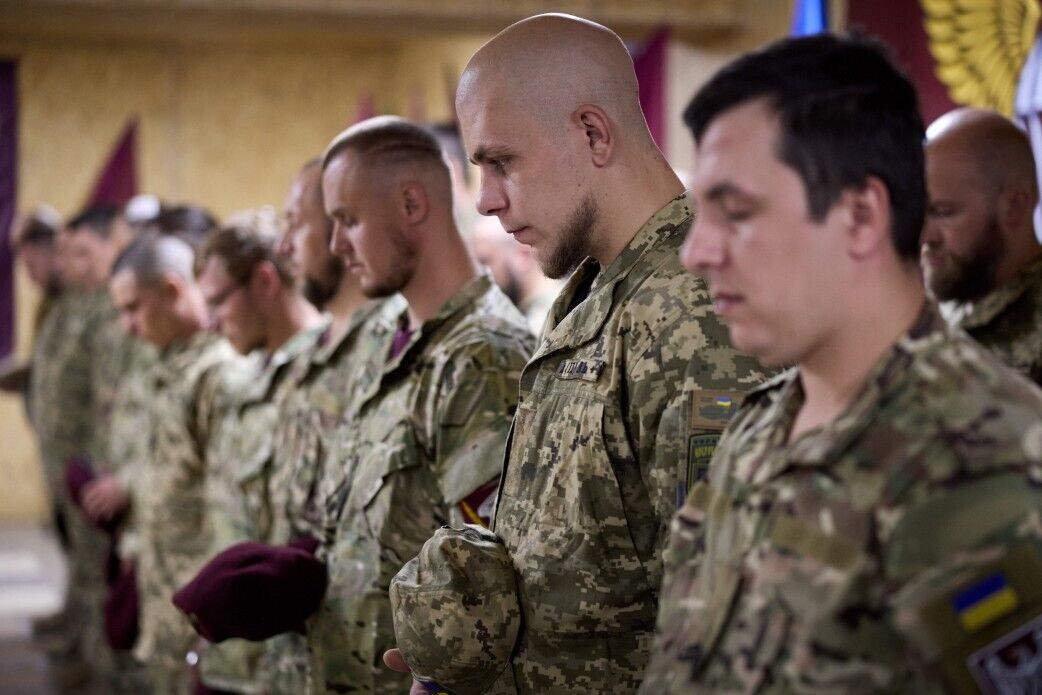 "Крок за кроком воїни звільняють нашу землю": Зеленський відвідав Донеччину і вручив нагороди українським захисникам. Фото