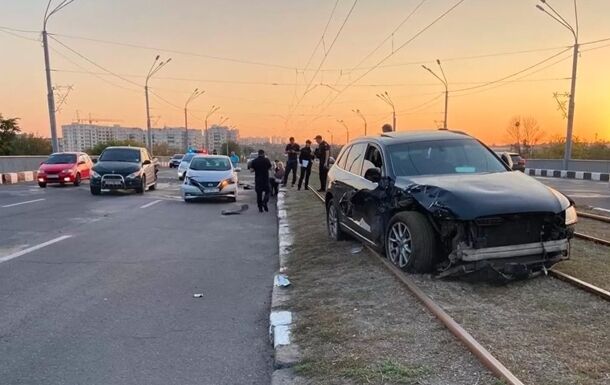 В Харькове несовершеннолетний сын чиновницы совершил аварию: дорогая Audі Q5 не внесена в декларацию