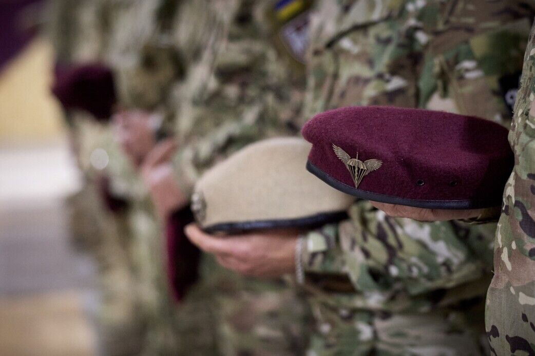 "Крок за кроком воїни звільняють нашу землю": Зеленський відвідав Донеччину і вручив нагороди українським захисникам. Фото