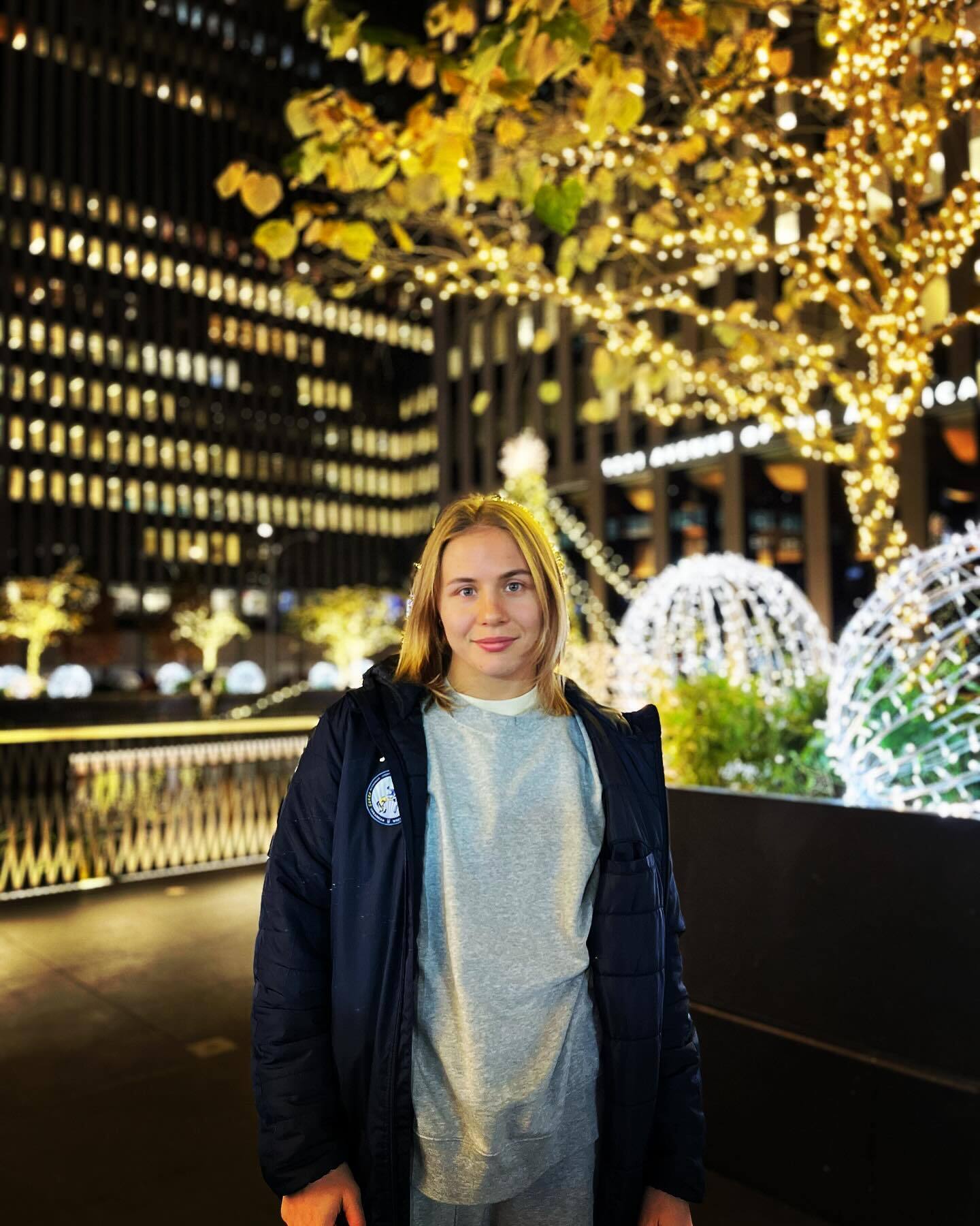 Гимн Украины и овации стадиона. Украинка впервые за 7 лет выиграла чемпионат мира по борьбе. Видео