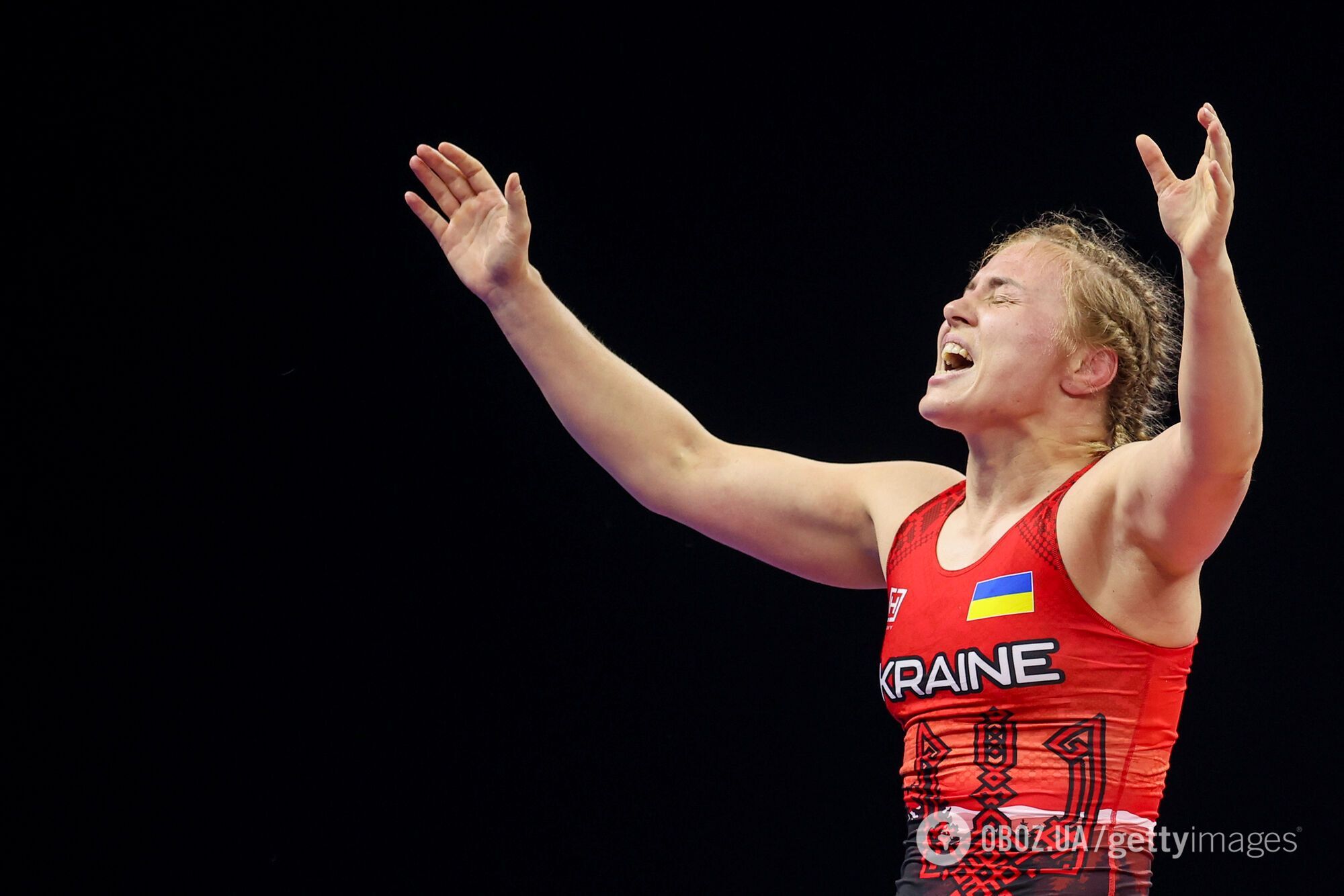 Гимн Украины и овации стадиона. Украинка впервые за 7 лет выиграла чемпионат мира по борьбе. Видео