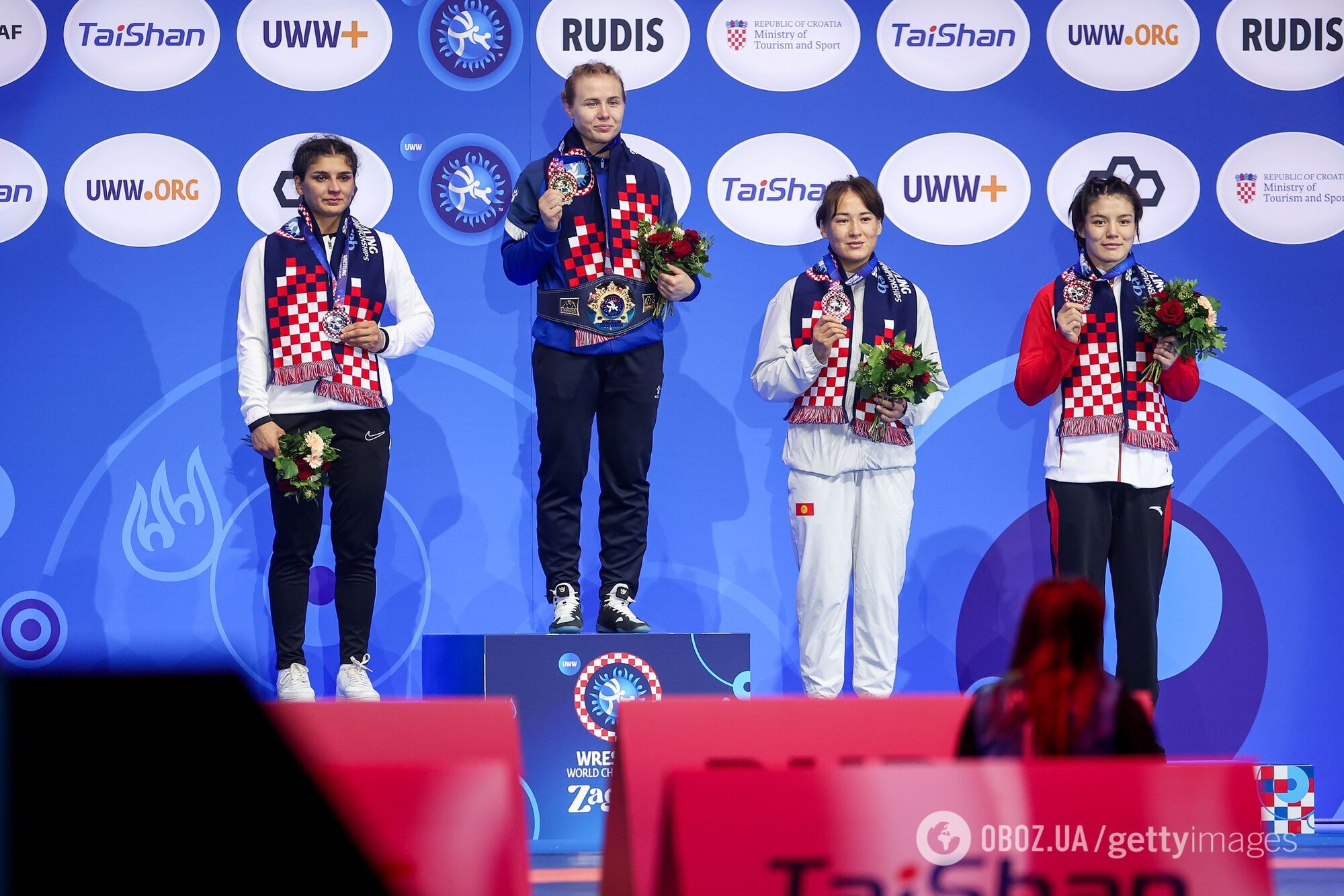 Гимн Украины и овации стадиона. Украинка впервые за 7 лет выиграла чемпионат мира по борьбе. Видео