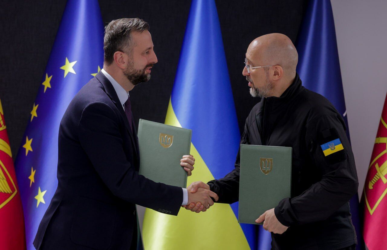 Министр обороны Польши прибыл с визитом в Киев: подписаны важные соглашения. Все подробности. Фото