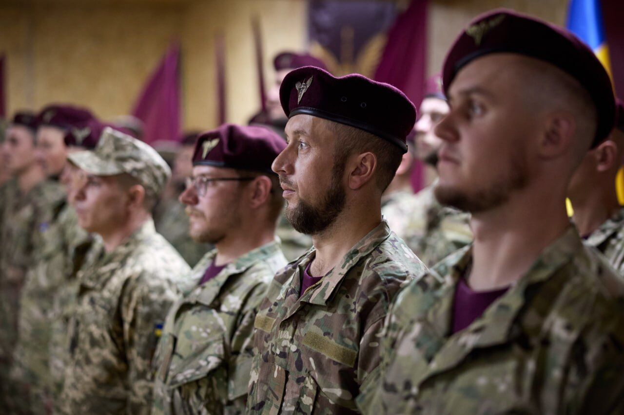 "Крок за кроком воїни звільняють нашу землю": Зеленський відвідав Донеччину і вручив нагороди українським захисникам. Фото