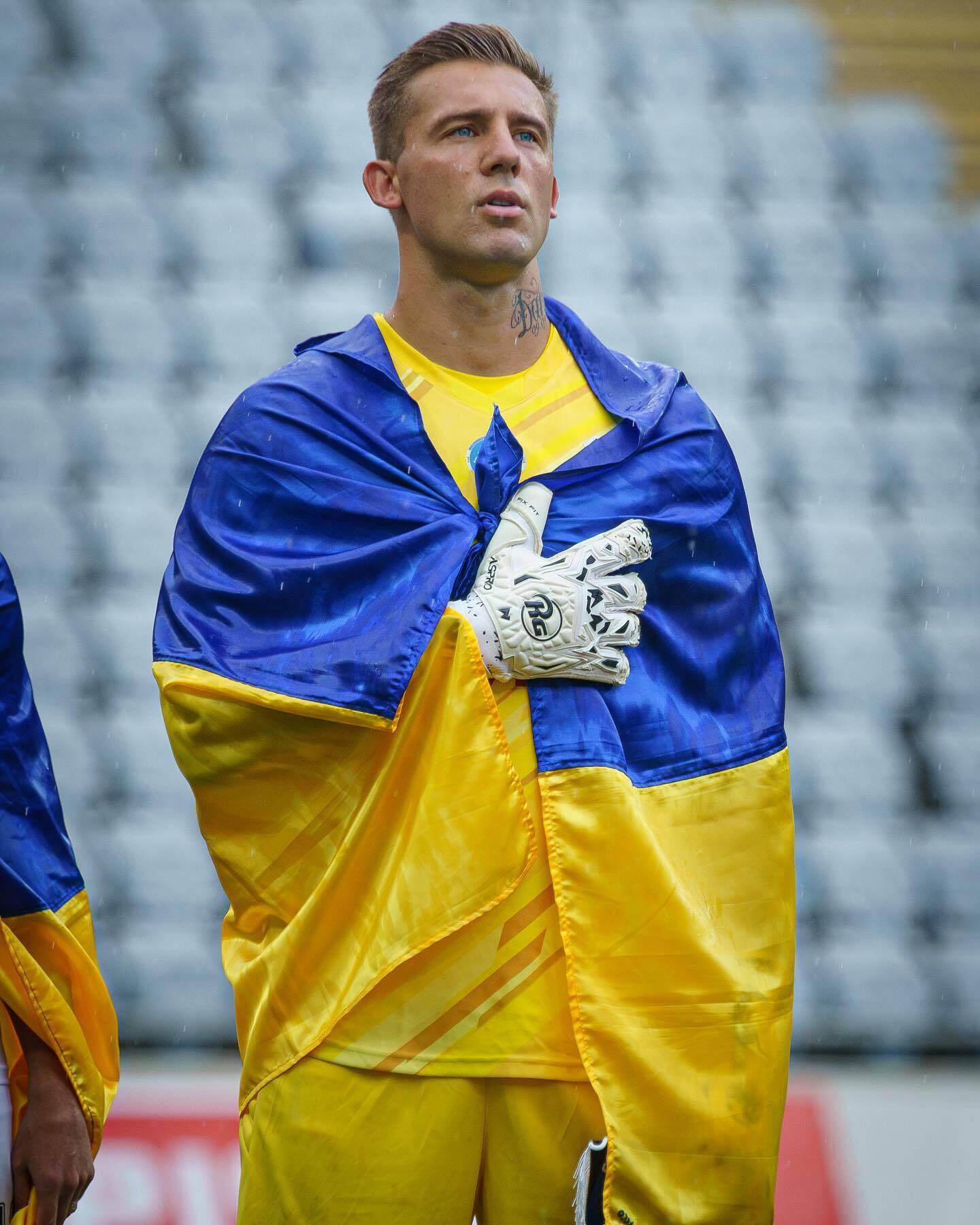 От розыска ТЦК до задержания на границе. Подробности скандала с экс-вратарем "Шахтера" и "Динамо", который пытался сбежать из Украины