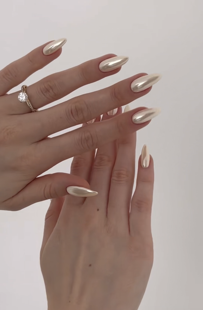 Осінній манікюр 2025: девʼять наймодніших дизайнів на будь-який смак