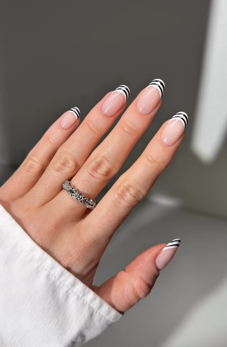 Осінній манікюр 2025: девʼять наймодніших дизайнів на будь-який смак