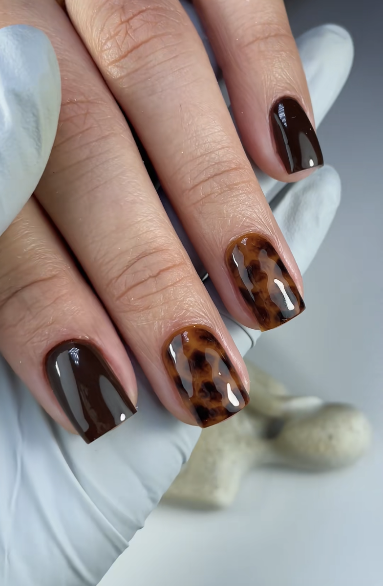 Осінній манікюр 2025: девʼять наймодніших дизайнів на будь-який смак