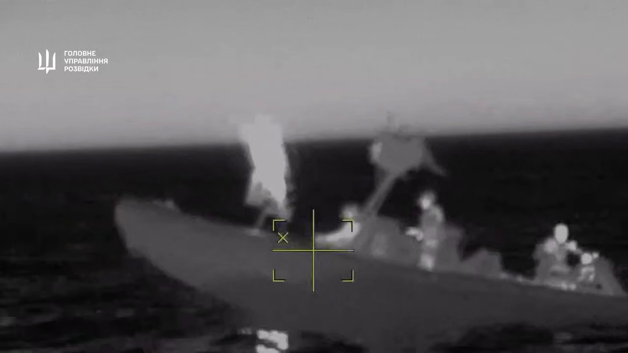 Ловушка на "Витязя": воины ГУР на Тендровской косе "поймали" многоцелевой тягач врага. Видео