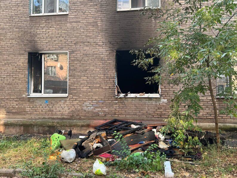У Кривому Розі внаслідок пожежі загинуло двоє дітей, ще одна постраждала: усі подробиці трагедії. Фото
