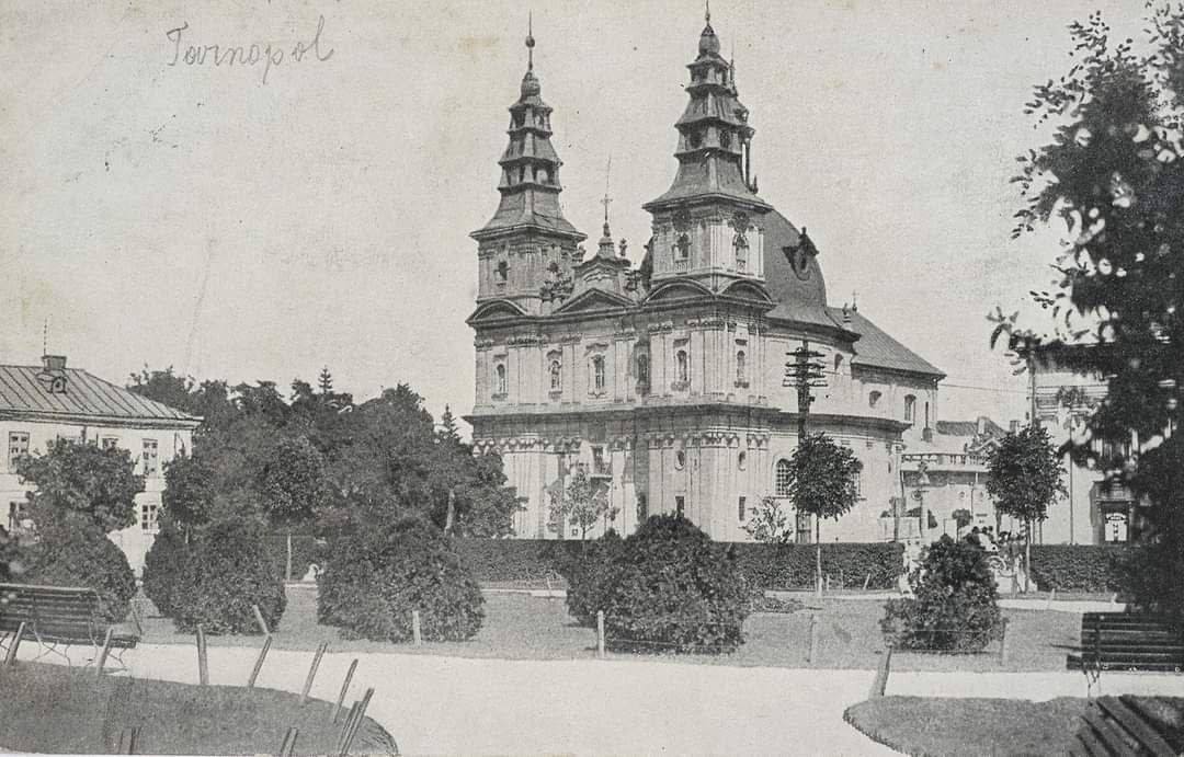 Каким был Тернополь в начале ХХ века: город показали на уникальных открытках