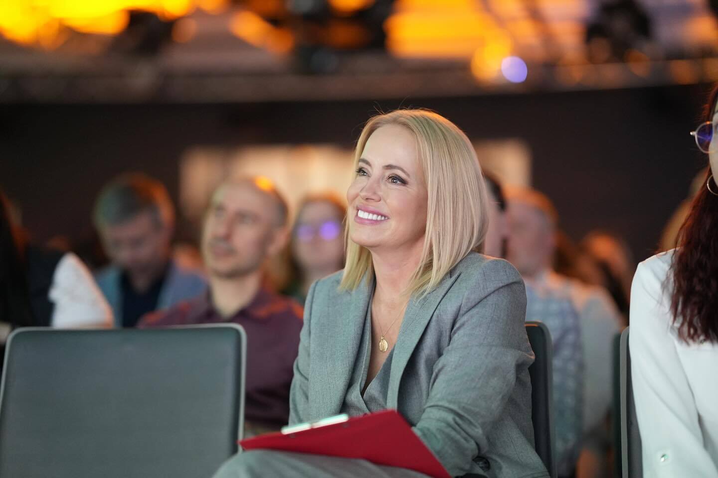 Ведущая Оксана Гутцайт раскрыла, почему в кулуарах телемарафона говорят о смене формата