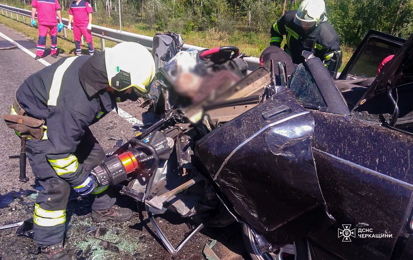 Столкнулись два авто: в Черкасской области в ДТП погибли три человека, пострадал ребенок. Фото