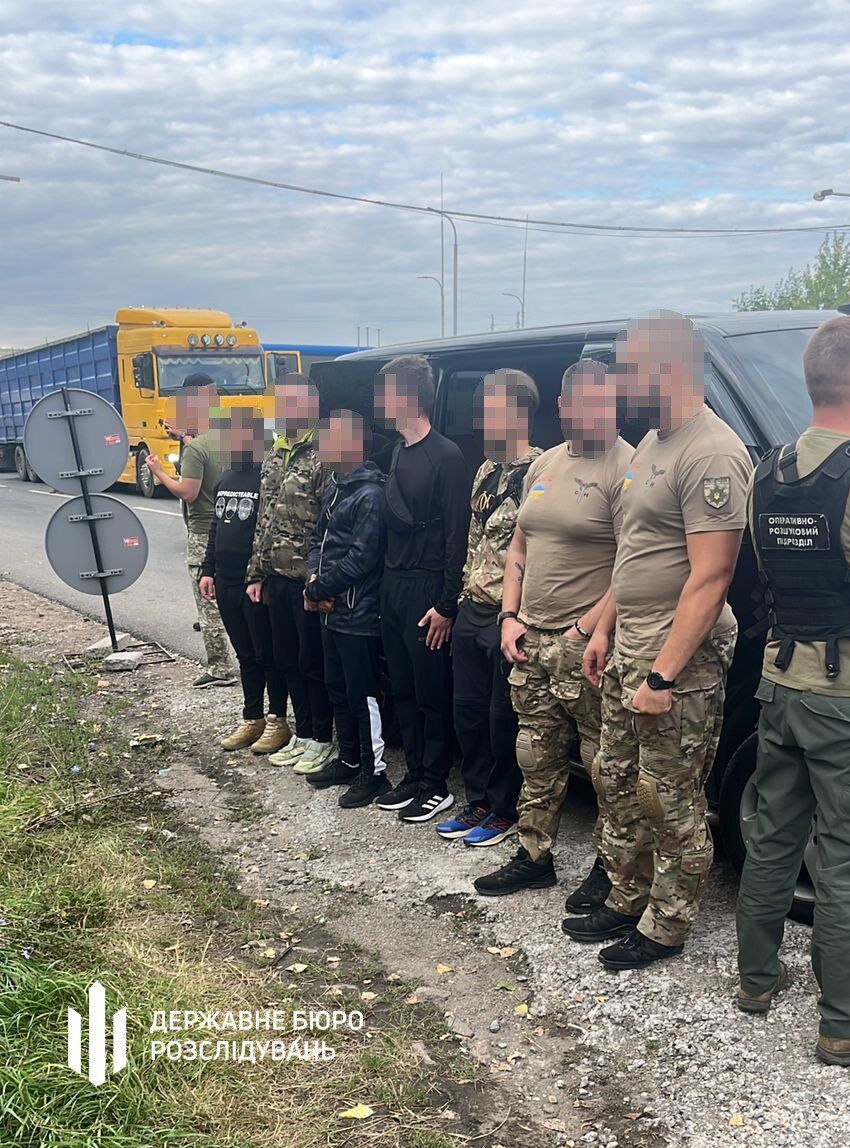 Поліцейський із Києва перевозив ухилянтів до кордону з Румунією під виглядом спецпризначенців. Фото