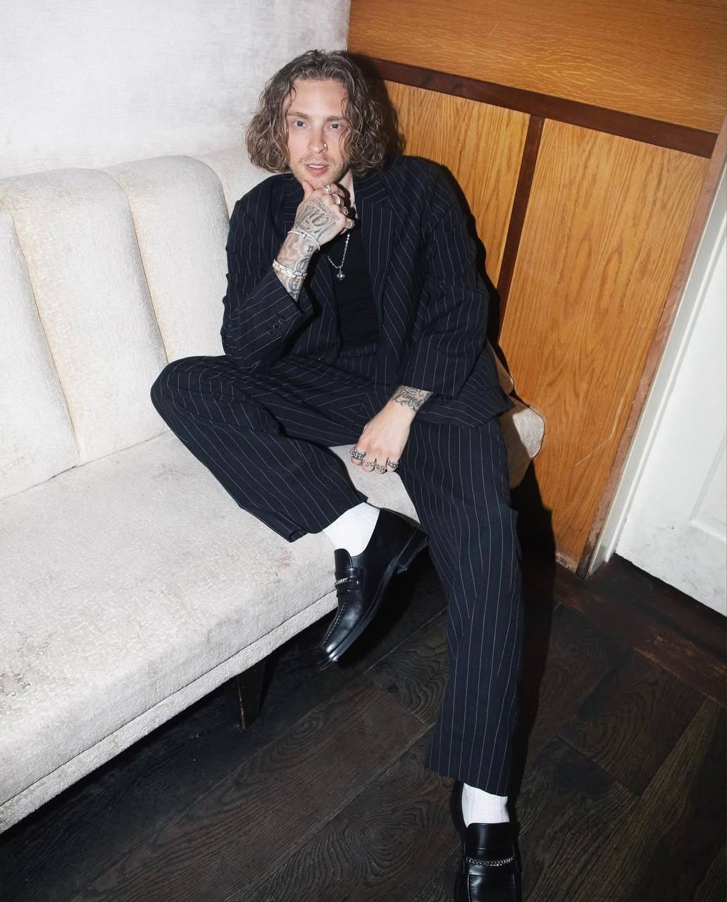 "Голая вечеринка 2": в РФ взялись за одного из самых популярных певцов-пропагандистов, который устроил концерт 18+ перед детьми