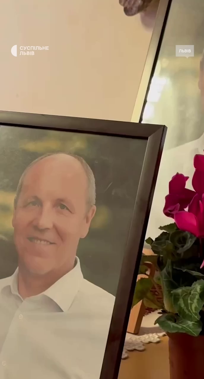 У Львові попрощалися з убитим Андрієм Парубієм: ексспікера ВР поховали на Личаківському кладовищі. Фото і відео