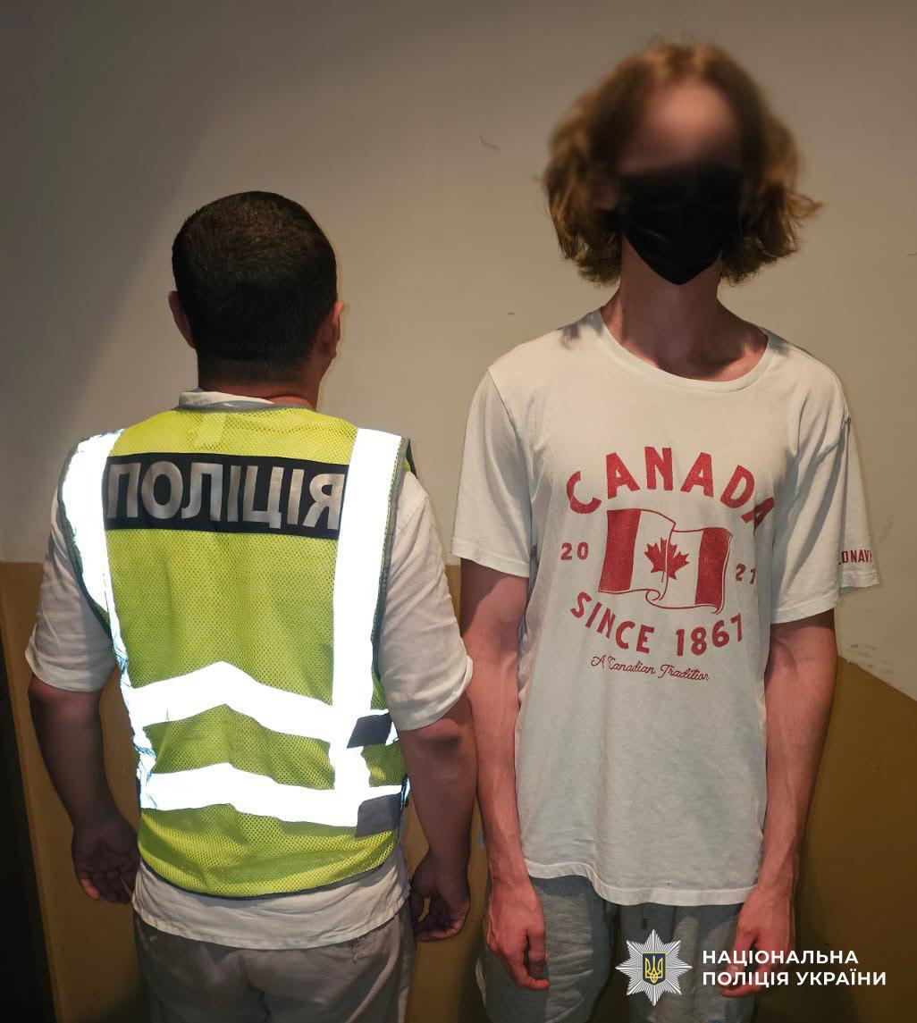 Хотел эксклюзивное видео: в Киеве нашли студента, который устроил гонки по эскалатору станции метро "Арсенальная". Фото