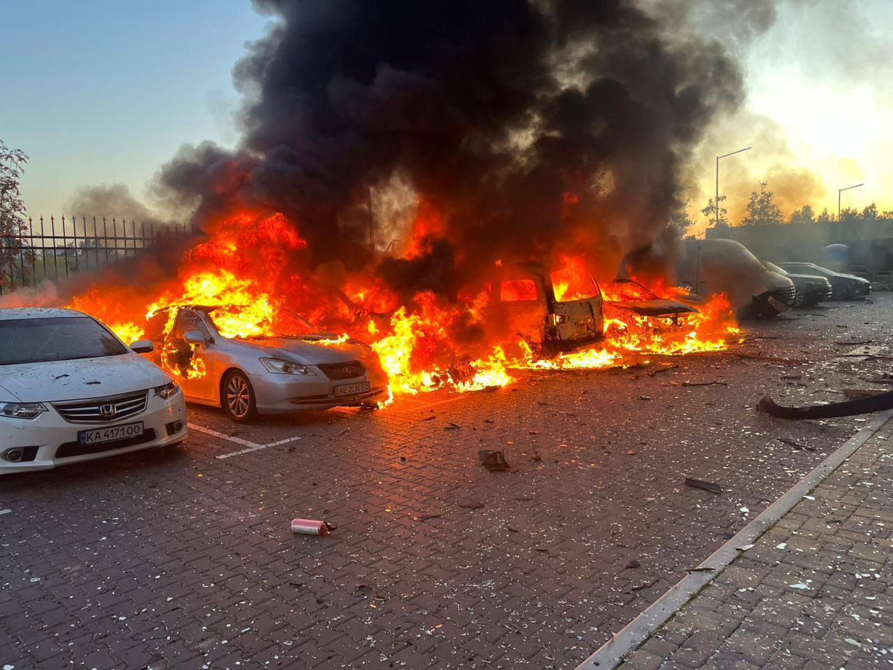 Україна була під масованою повітряною атакою: ворог запустив багато "Шахедів", балістику і ракети Х-101