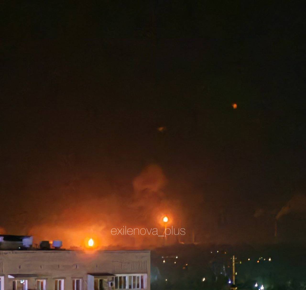 У Генштабі підтвердили атаку на Саратовський і Новокуйбишевський НПЗ. Фото і відео