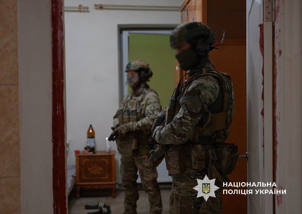 "Бізнес" на продажі психотропів: в Одесі поліція викрила наркокартель з багатомільйонним оборотом. Фото і відео