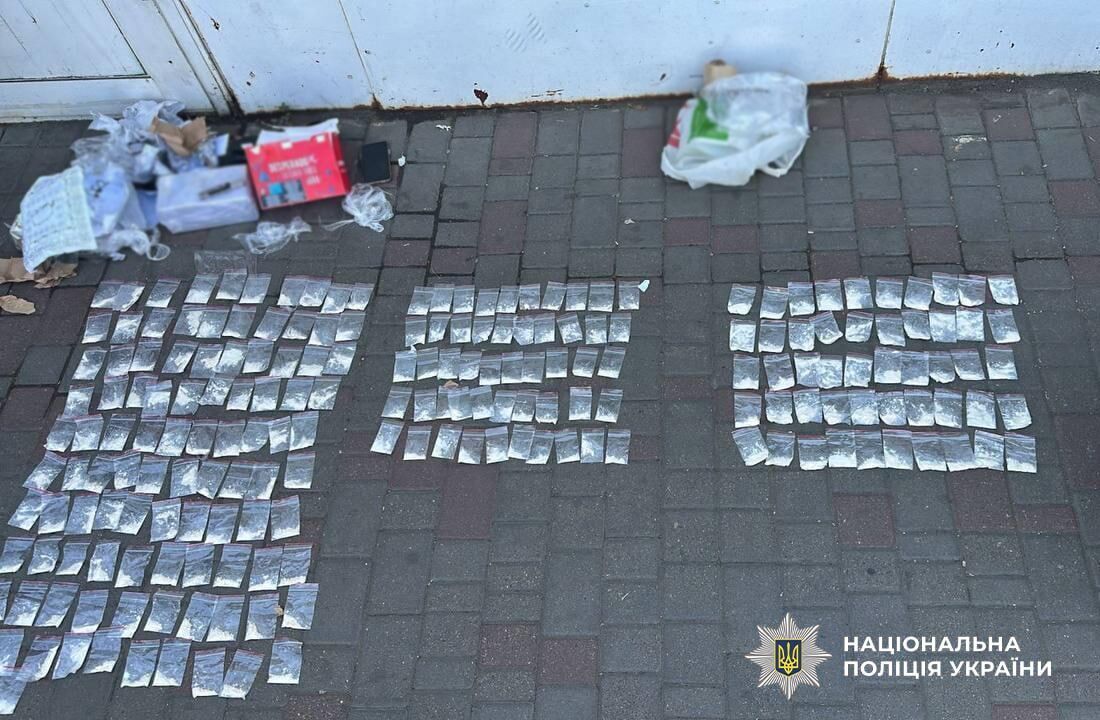 "Бізнес" на продажі психотропів: в Одесі поліція викрила наркокартель з багатомільйонним оборотом. Фото і відео