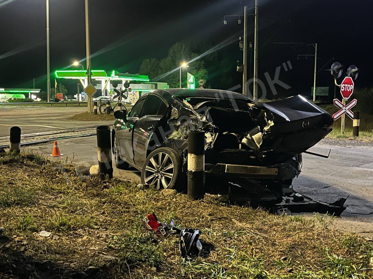 В Полтавской области электровоз столкнулся с авто: пострадал младенец. Фото