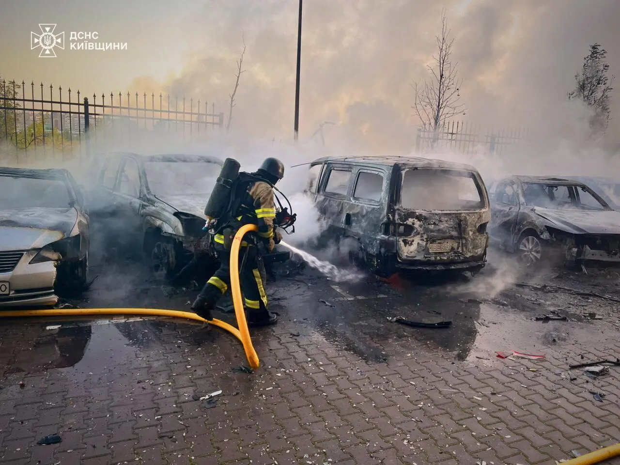 Три людини загинули: Зеленський розповів, скільки дронів і ракет РФ запустила по Україні та закликав світ до тиску на агресора. Відео