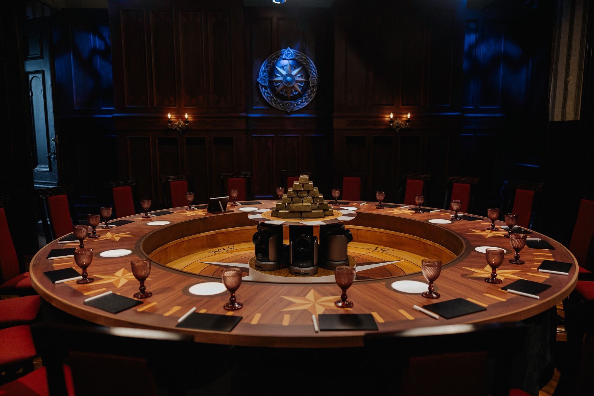 Шоу The Traitors ("Зрадники") отримало премію Еmmy. Що відомо про реаліті та коли вийде в Україні