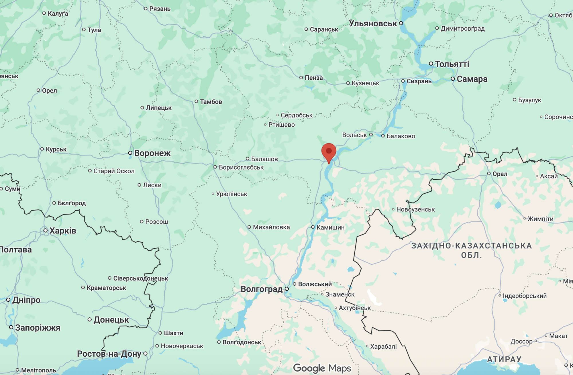 У Генштабі підтвердили атаку на Саратовський і Новокуйбишевський НПЗ. Фото і відео