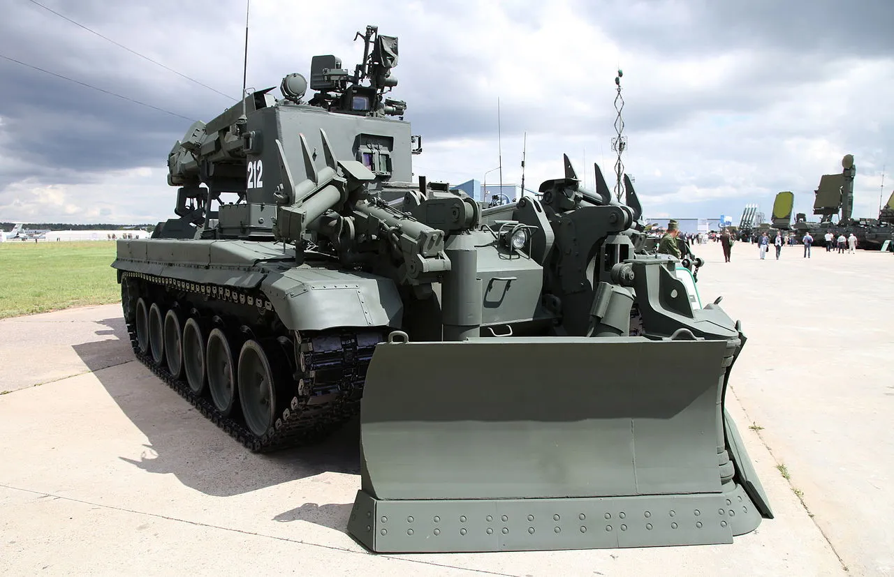 Українські воїни знищили російського "термінатора на гусеницях". Відео
