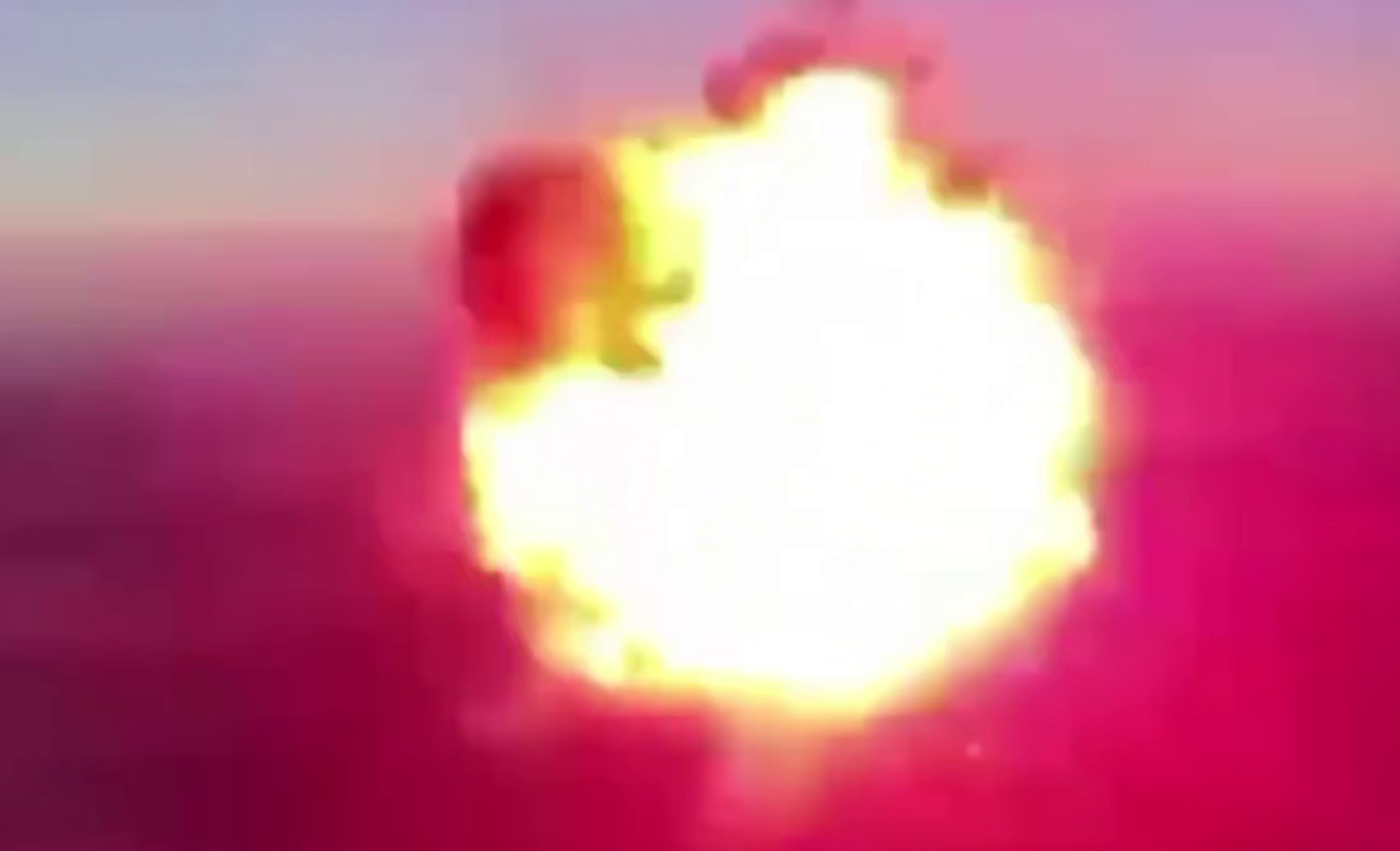 В сеть попало видео сбивания российских "Ланцетов" украинскими FPV-дронами