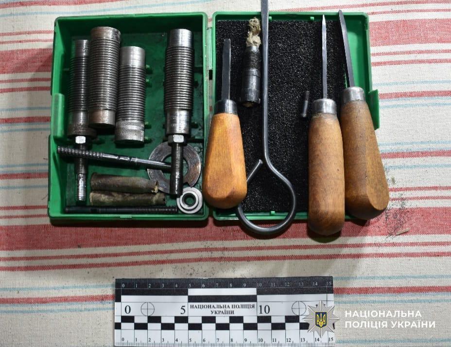 На Кировоградщине задержали мужчину, который стрелял в полицейских: что изъяли у нападавшего. Фото