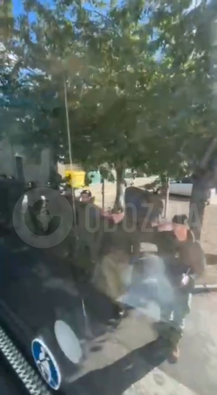 С отданием чести и оркестром: как провожают украинских воинов с учений в Великобритании. Видео