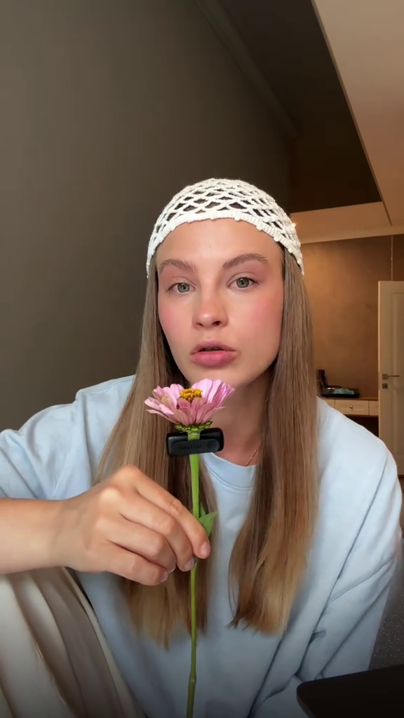 "Росіянка вивчила за три роки, а українці за 30 не можуть": мережу захопила громадянка РФ, яка вільно розмовляє українською. Відео