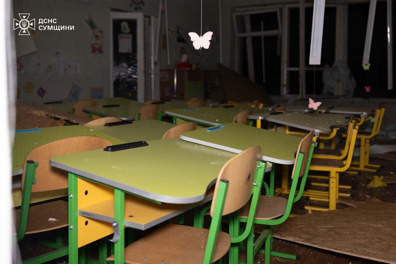 Оккупанты атаковали предприятие и учебное заведение в Сумах: произошел пожар, ранен мужчина. Фото