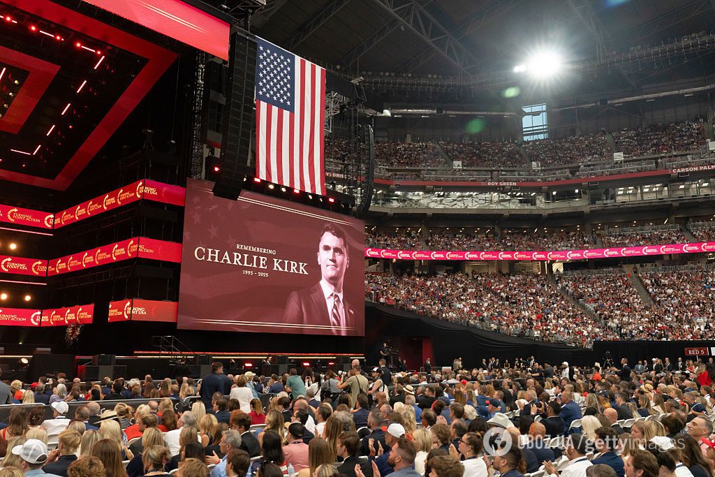 Трамп на похороні Чарлі Кірка озвучив його останню волю та пообіцяв її виконати: про що блогер просив президента