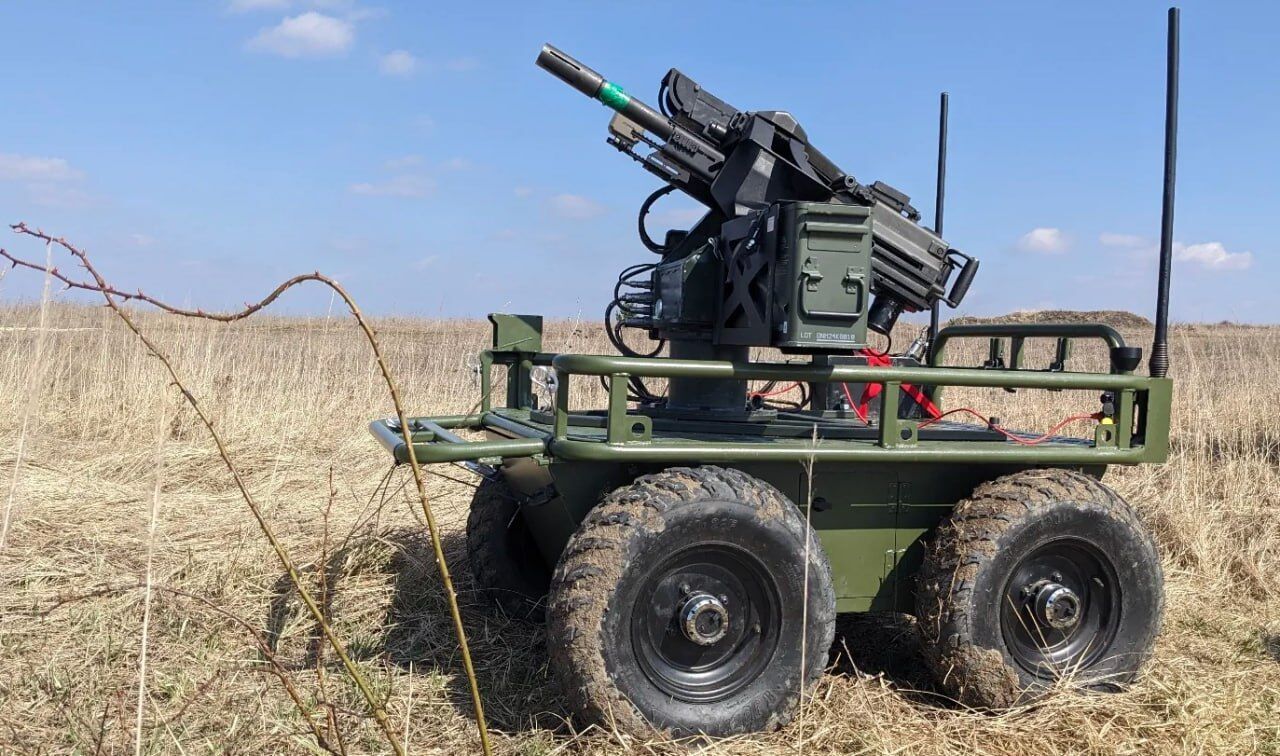 "Миниатюрные танки" стали критически важными: в The Independent объяснили, что дает Украине применение радиоуправляемых бронированных машин