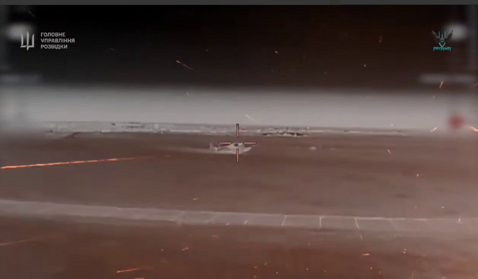 Вперше в історії: воїни ГУР спалили два ворожі літаки-амфібії Бе-12  "Чайка" в Криму. Відео