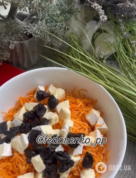 Осенний салат с морковью, орехами и черносливом: чем заправить