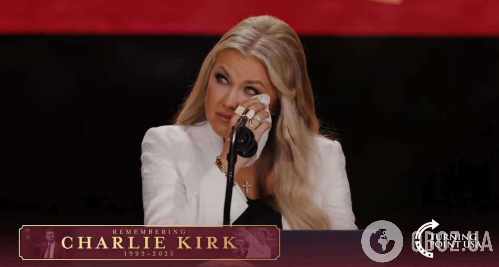 В США попрощались с Чарли Кирком: прибыл Трамп и почти вся администрация Белого дома. Фото и видео