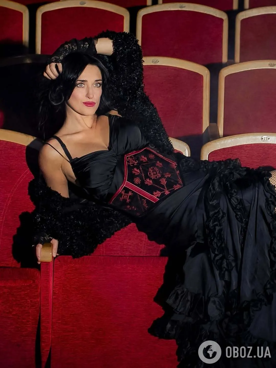 Глядач театру зірвав виступ народної артистки та "нарвався" на помсту: у залі ще довго не стихав сміх. Відео