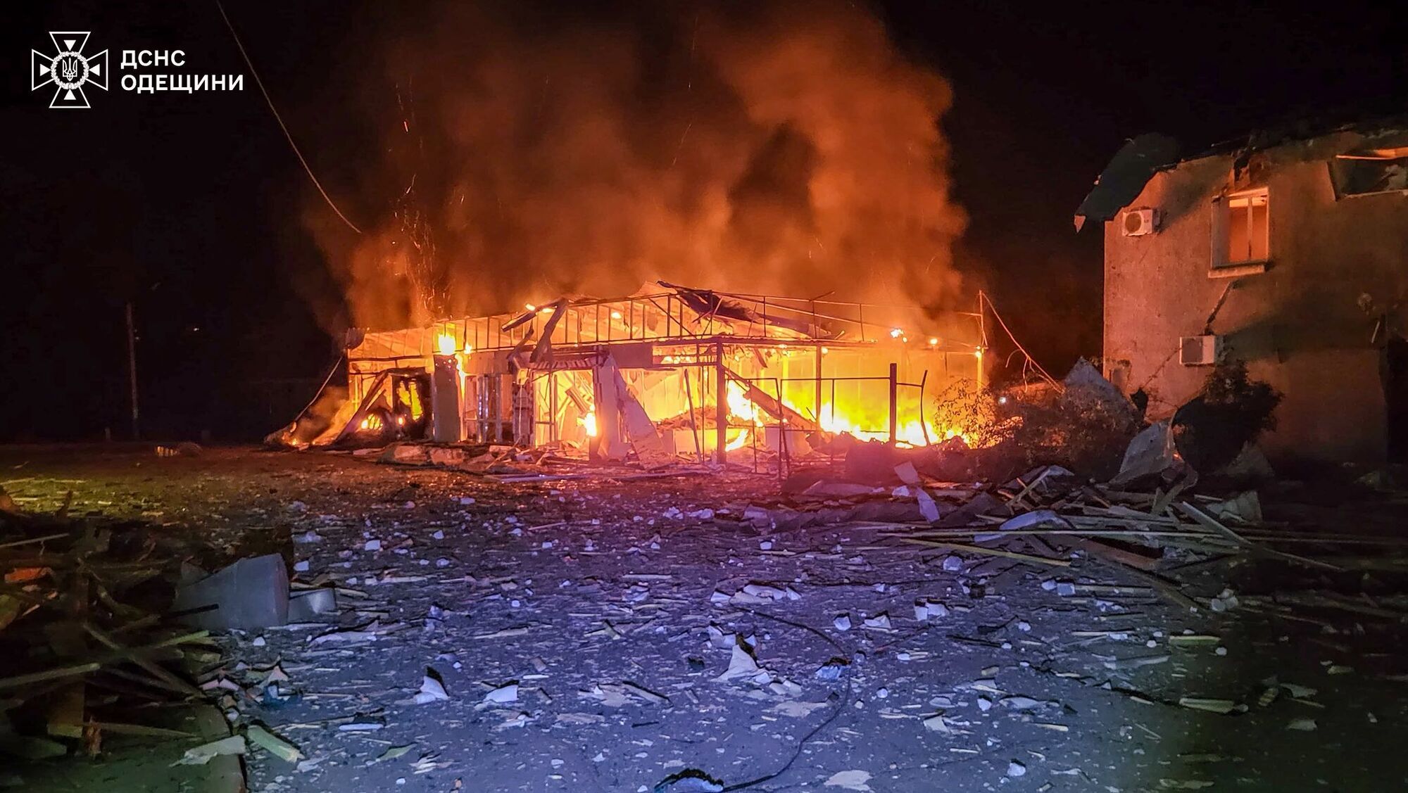 Оккупанты атаковали Одесщину, произошли пожары: погибла женщина, три человека пострадали. Фото и видео