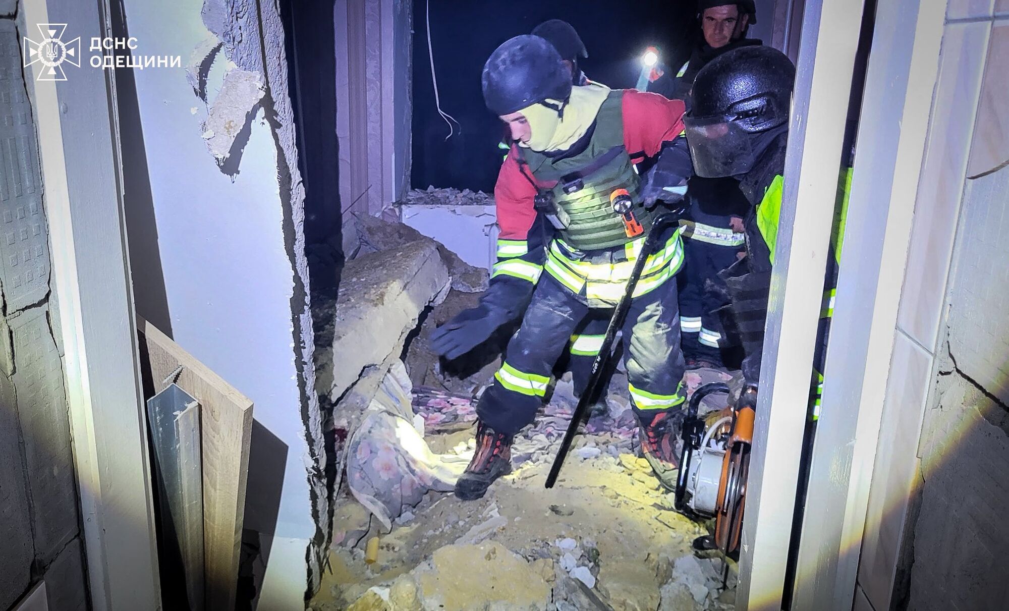 Оккупанты атаковали Одесщину, произошли пожары: погибла женщина, три человека пострадали. Фото и видео