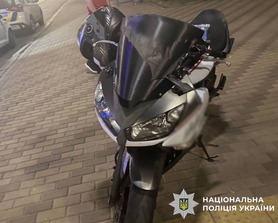 У Києві водій позашляховика скоїв смертельну ДТП та втік. Подробиці та фото