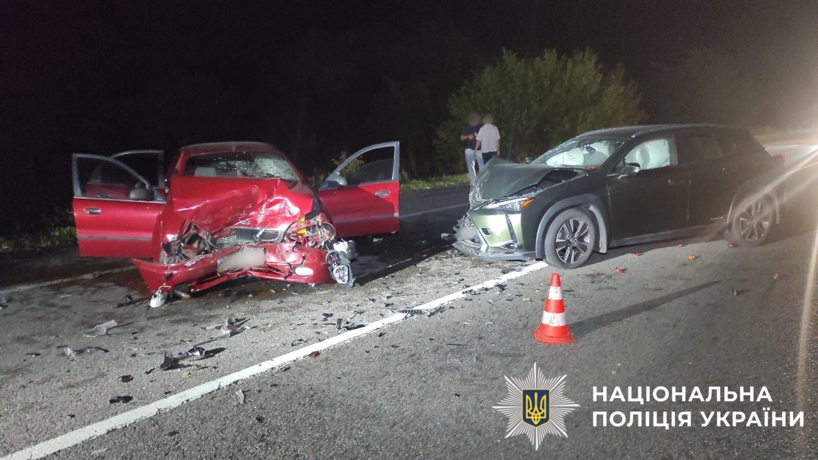 На Київщині сталось лобове зіткнення Daewoo та Lexus: є постраждалі. Подробиці та фото