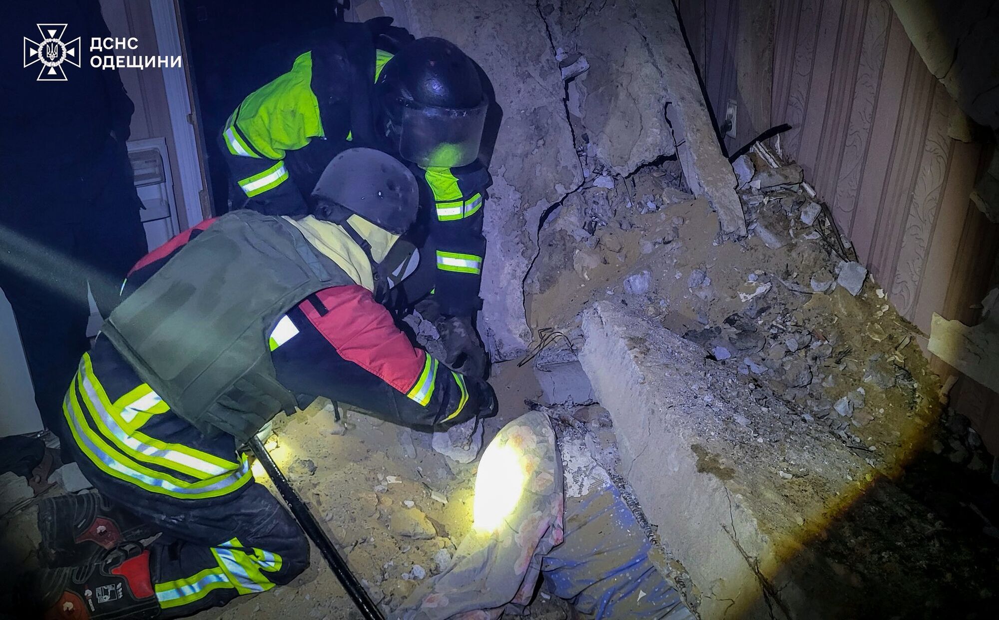 Оккупанты атаковали Одесщину, произошли пожары: погибла женщина, три человека пострадали. Фото и видео